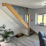 Ulverstons Little Gem - Sleeps 2 - Free Parking