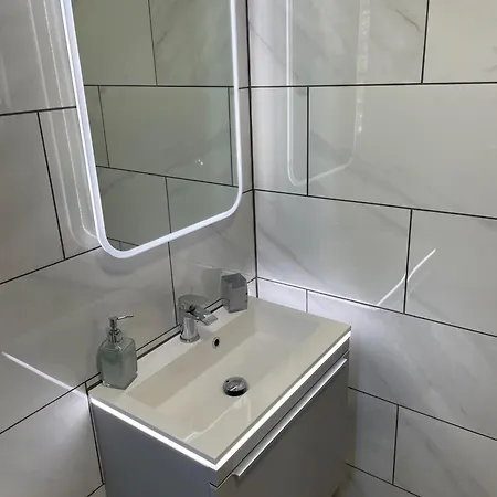 度假居 Ulverstons Little Gem - Sleeps 2 - Free Parking 阿尔弗斯顿