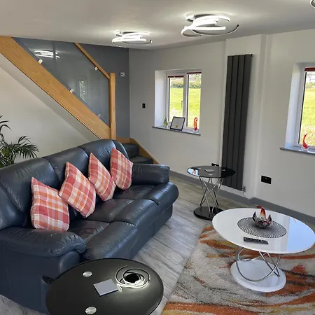 Ulverstons Little Gem - Sleeps 2 - Free Parking 阿尔弗斯顿